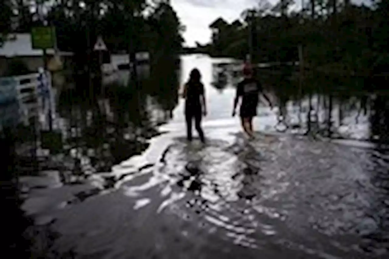 Hurricane Idalia slams Florida with flooding, tornadoes, dangerous winds