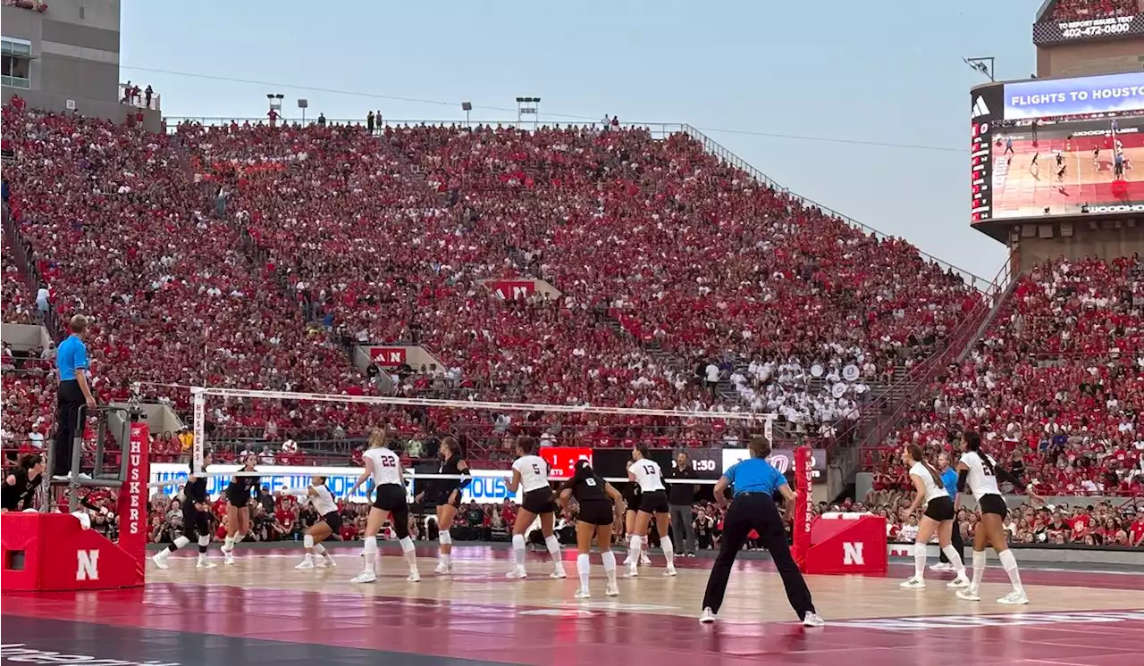 Nebraska volleyball stadium event draws 92,003 to set women’s world attendance record