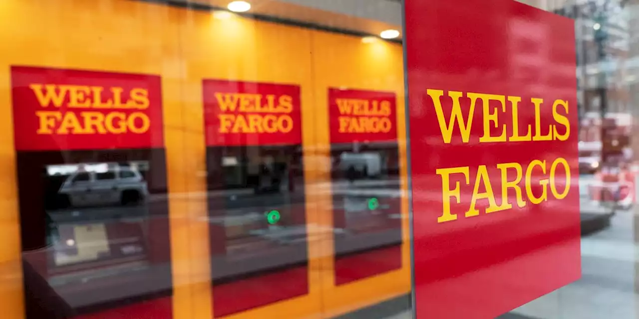 Wells Fargo bank customers report missing deposits