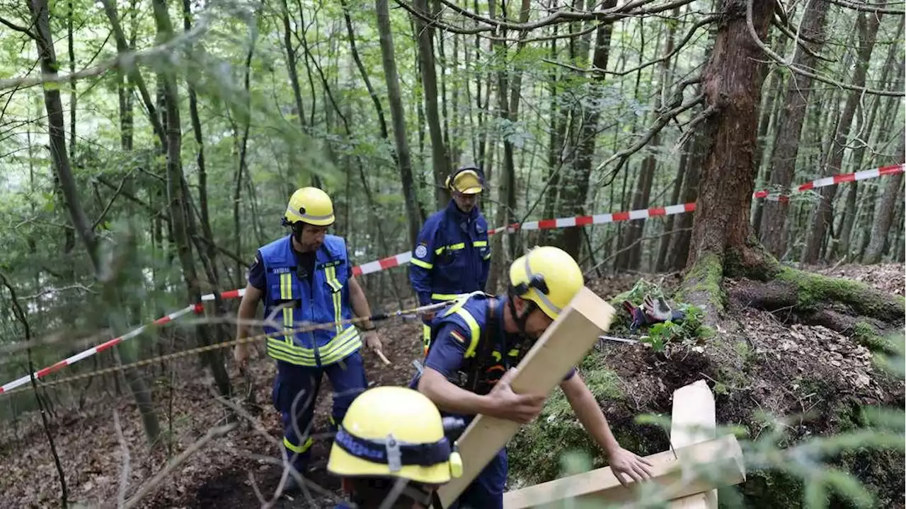 Nach Felssturz in Königstein/Oberpfalz: Vier Wanderer aus Höhle in Bayern befreit