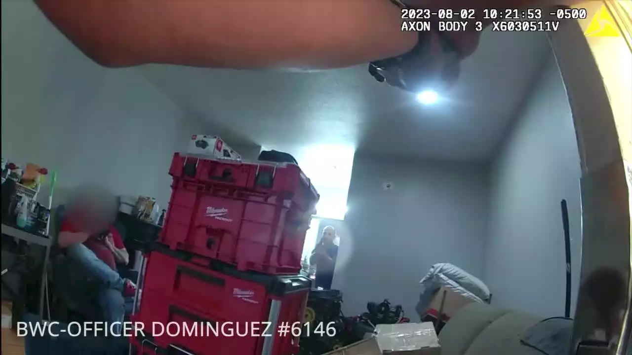 VIDEO: Dallas officer shoots armed man inside Pleasant Grove motel room filled with stolen merchandise