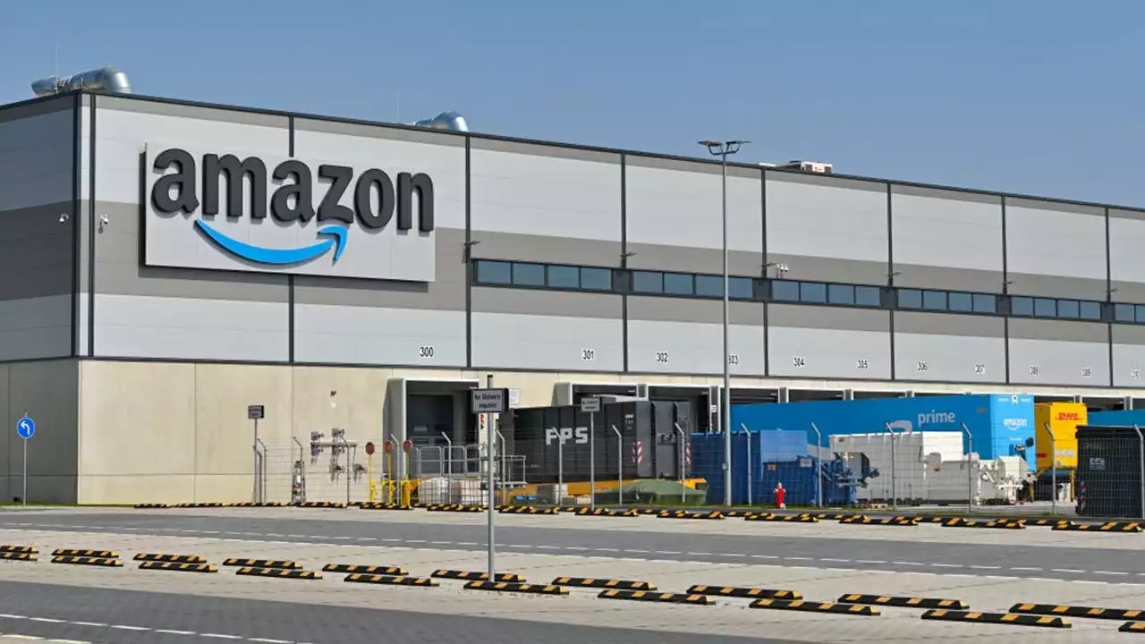 Amazon workers in San Bernadino battle 'scorching warehouse temperatures'