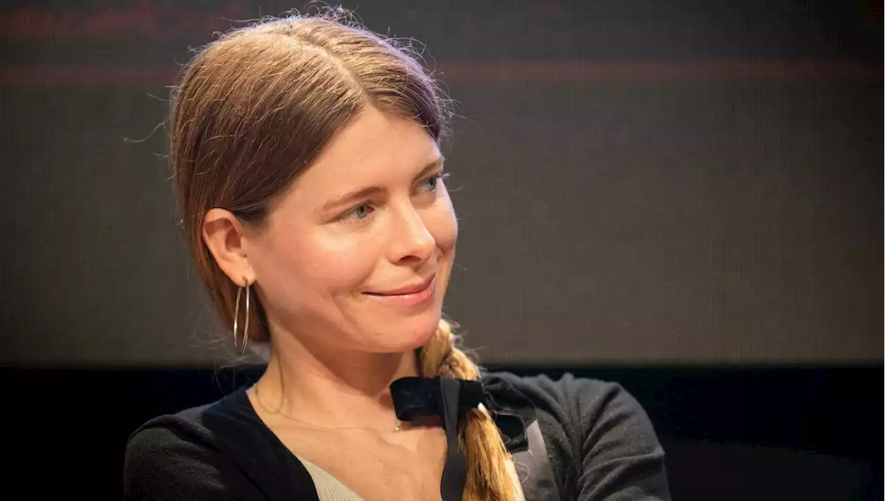 Avec 'L’Invitée', Emma Cline signe un magnifique roman qui a totalement subjugué Le Masque