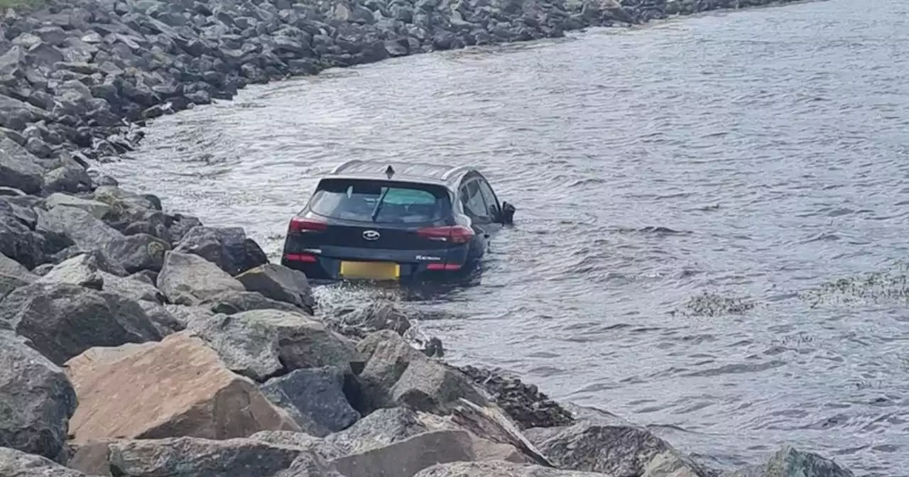 Car plunges into River Clyde with two women inside sparking emergency response