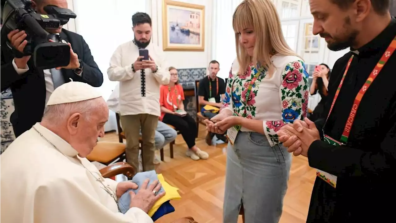 Pope Francis meets privately with some young Ukrainian pilgrims