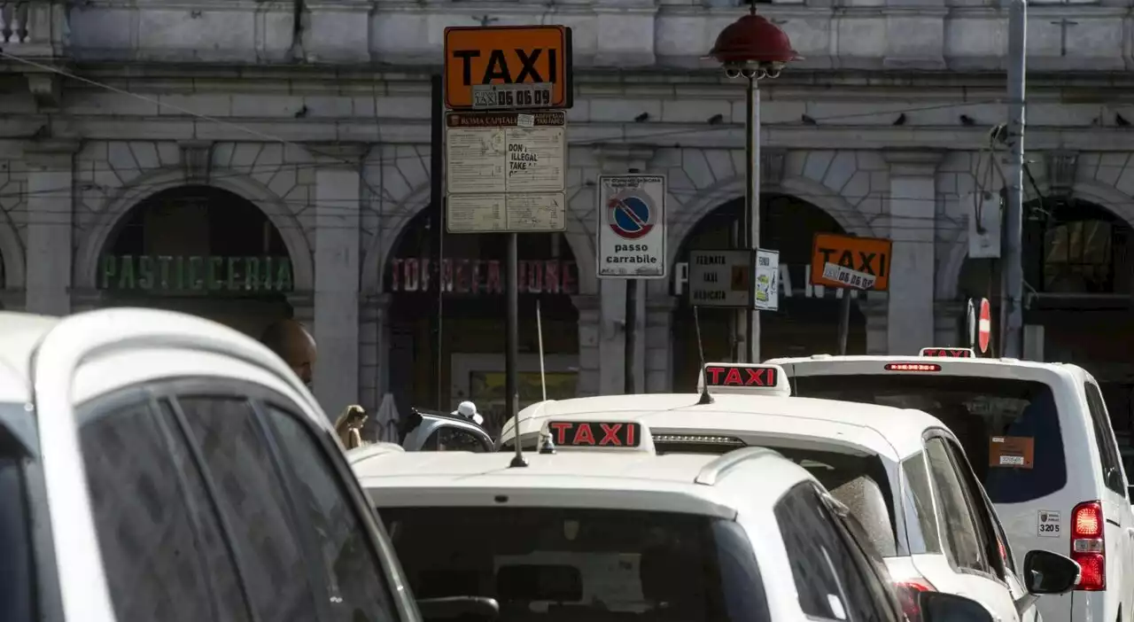 Taxi introvabili, il governo accelera: le licenze aumenteranno del 20%. Verso un decreto lunedì