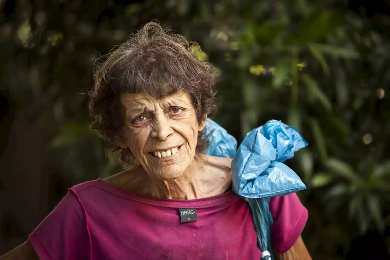 Morre a 'Mulher de Branco', musa da Bossa Nova e personagem querida das ruas de Ipanema