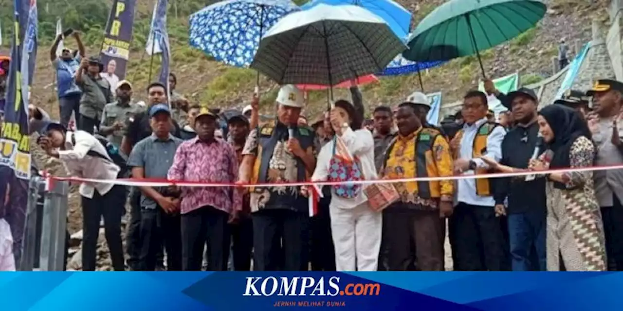 Jembatan Sementara Penghubung Pegunungan Arfak-Manokwari Diresmikan