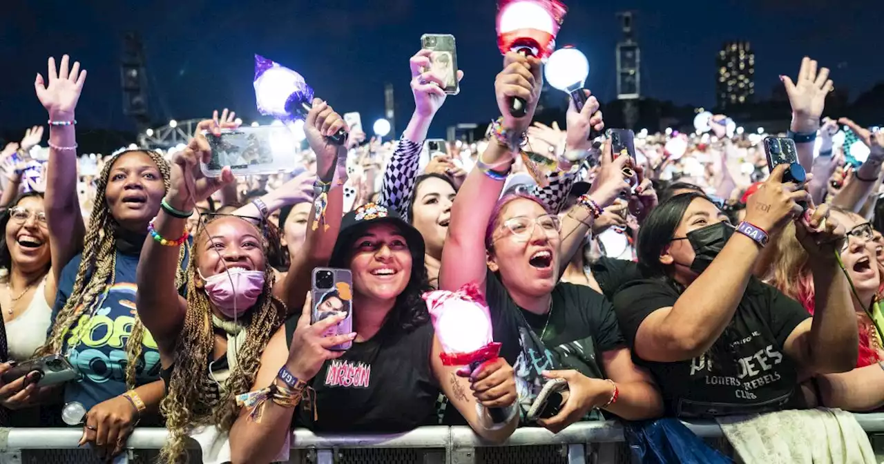 Lollapalooza 2023 begins: Here's how to watch the show from the comfort of home