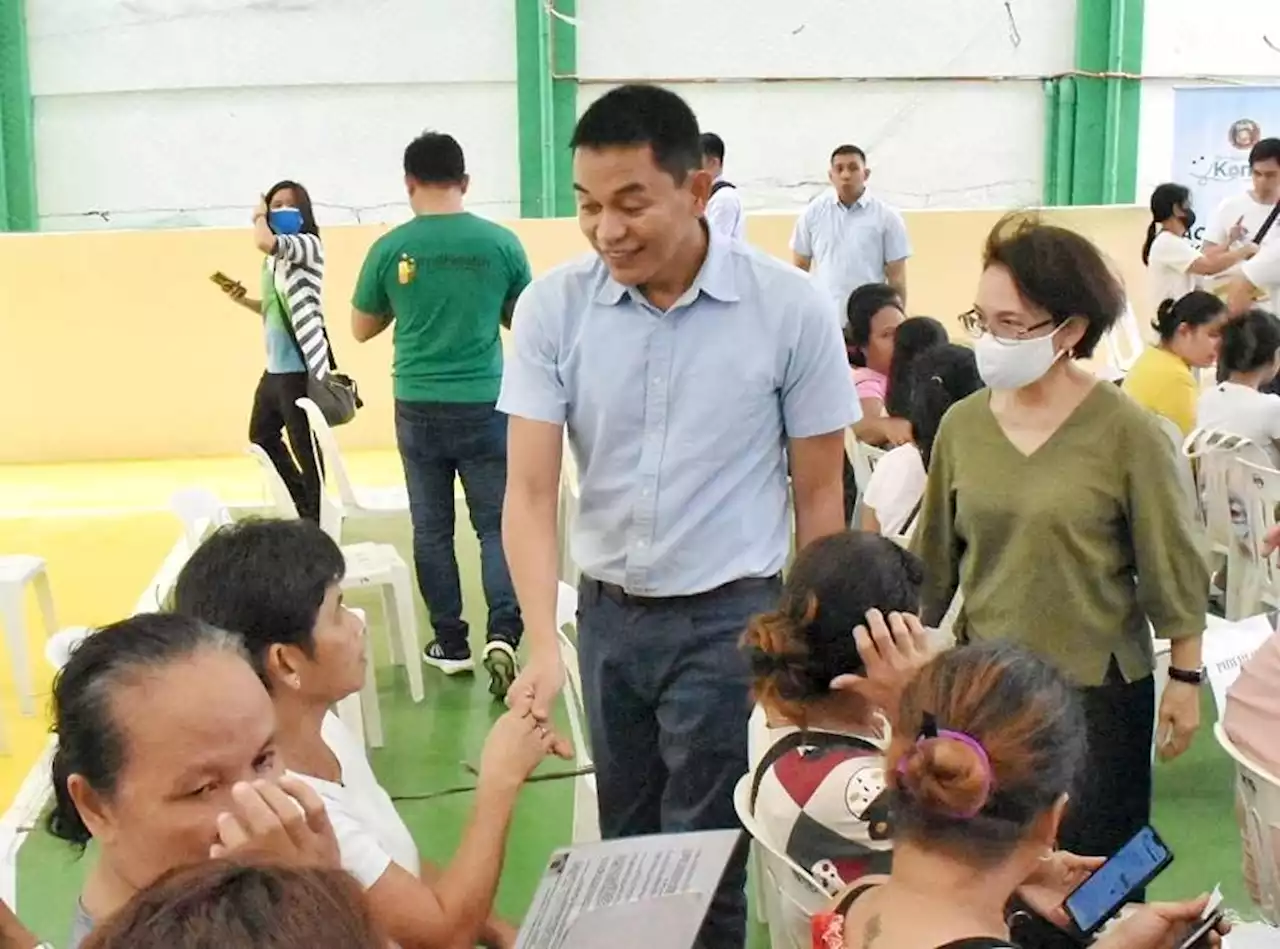 Parañaque LGU conducts free PhilHealth enrolment to 4Ps