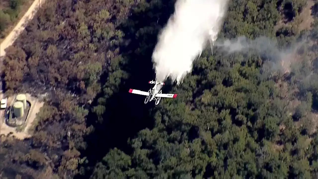 Fire crews in Denton County battle grass fire, stop it from spreading in area near homes