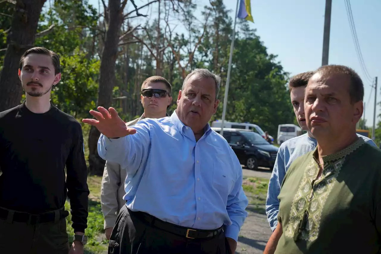 Christie makes surprise visit to Ukraine, meets with Zelensky