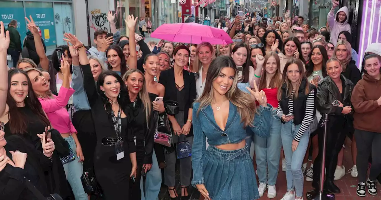 Ekin-Su Cülcüloğlu mobbed by fans as she opens makeup store after Davide split