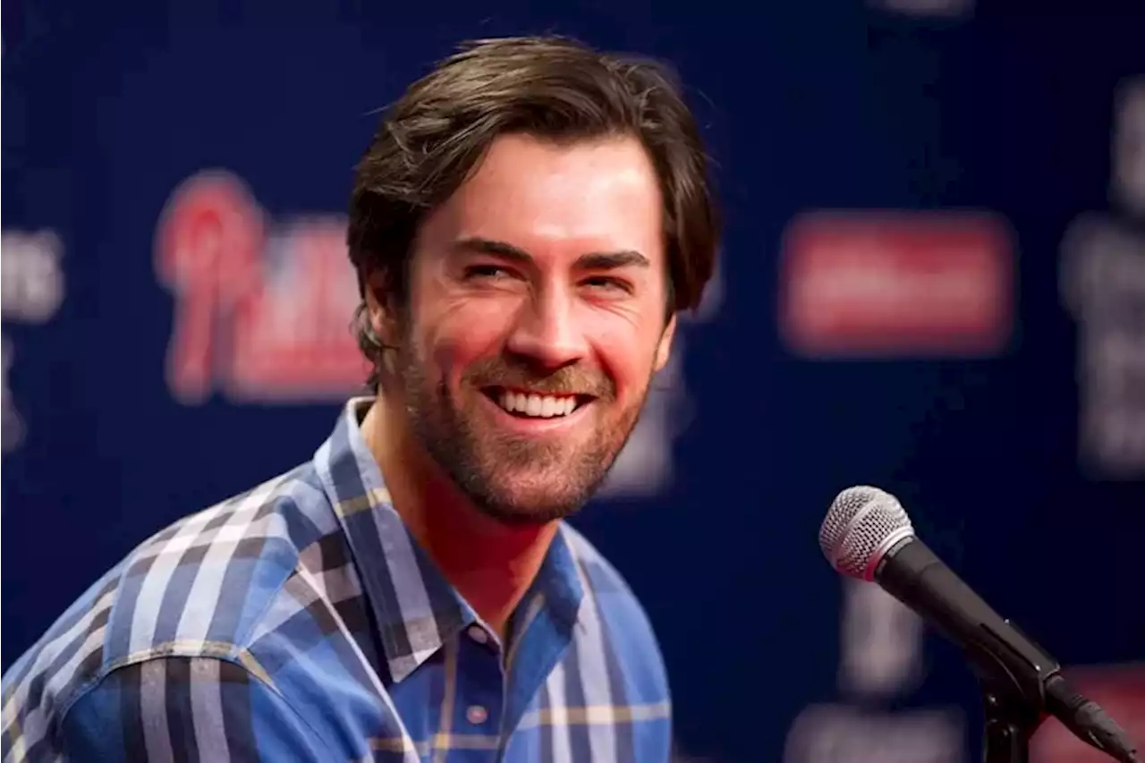 Former Phillies ace Cole Hamels (finally, officially) retires