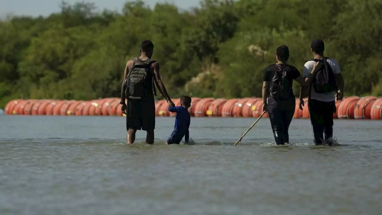 Gobernador de Texas insta a AMLO a 'asegurar la frontera' si le preocupan las vidas humanas