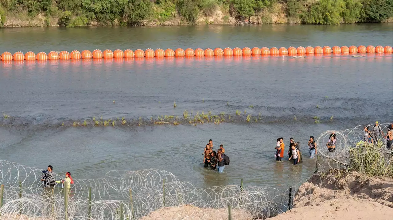 Asile et Migration : un second corps retrouvé dans la zone de la barrière antimigrants installée par le Texas en juillet