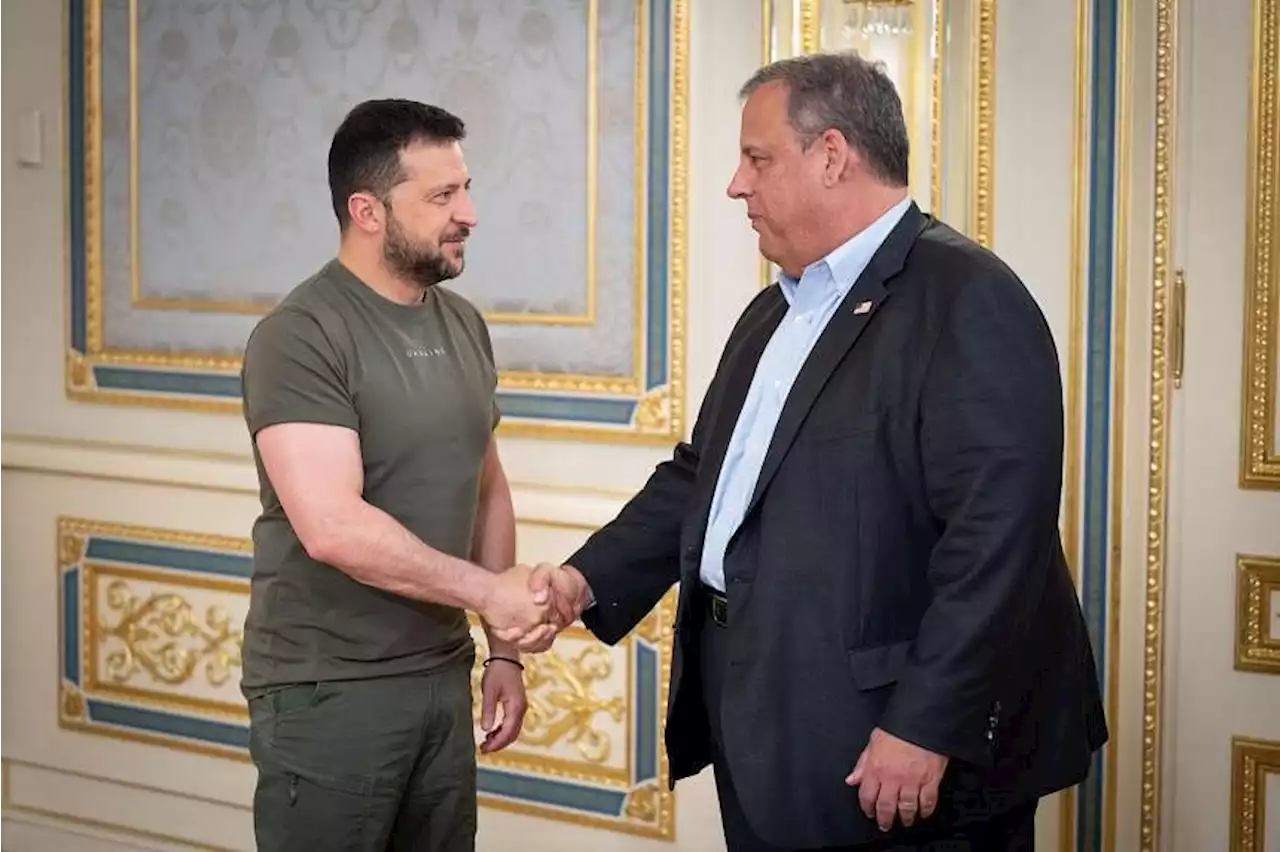 Trump presidential rival Chris Christie visits Ukraine, meets President Zelensky