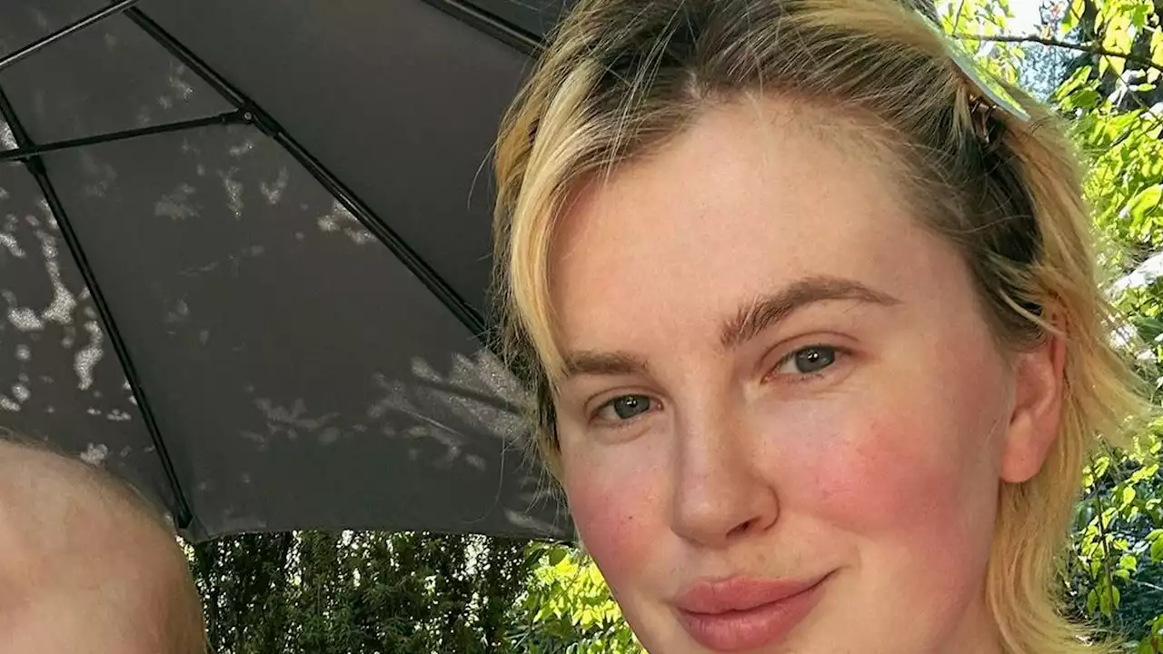 Ireland Baldwin 'Takes Pride' Breastfeeding Daughter Holland with