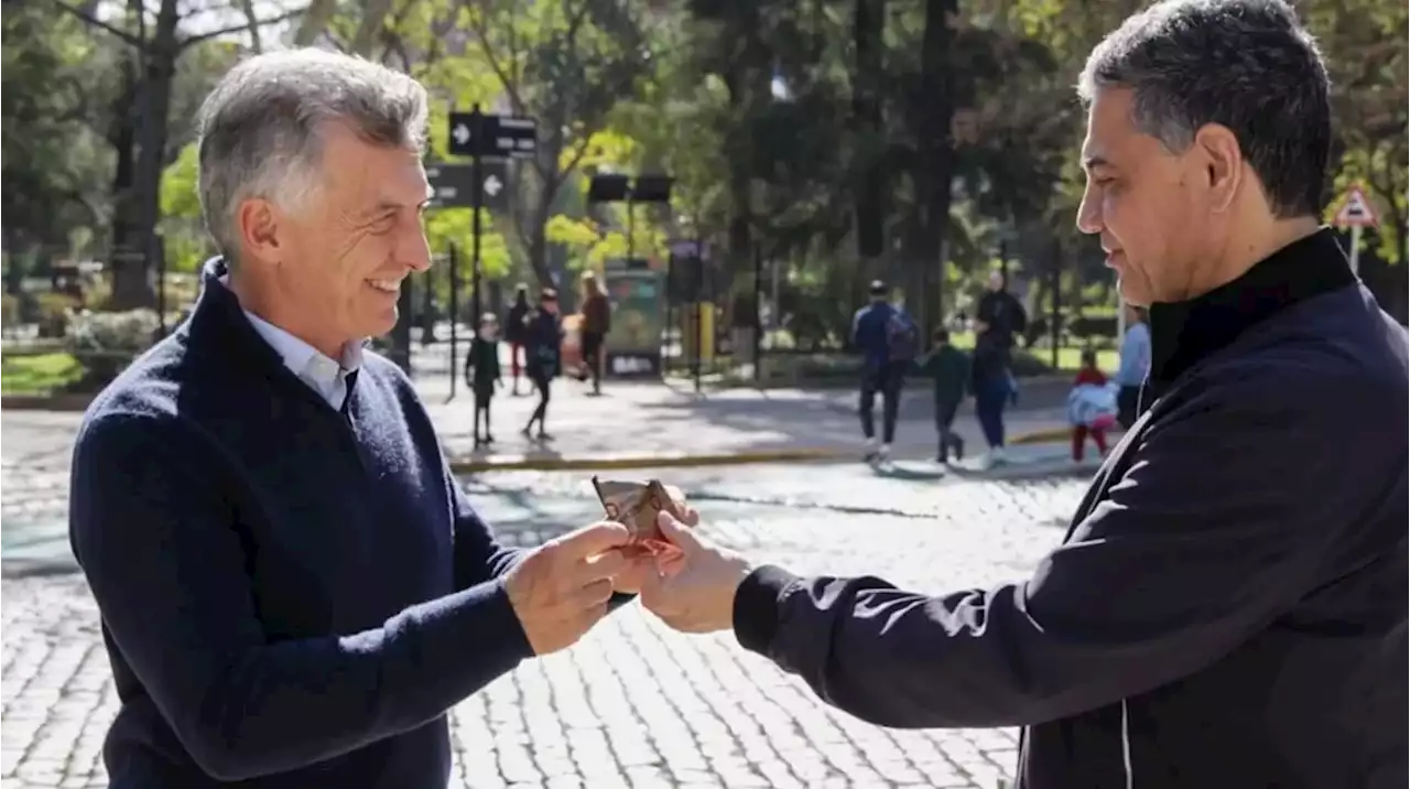 En la recta final hacia las PASO, Mauricio Macri respaldó a su primo Jorge con un paseo por la CABA