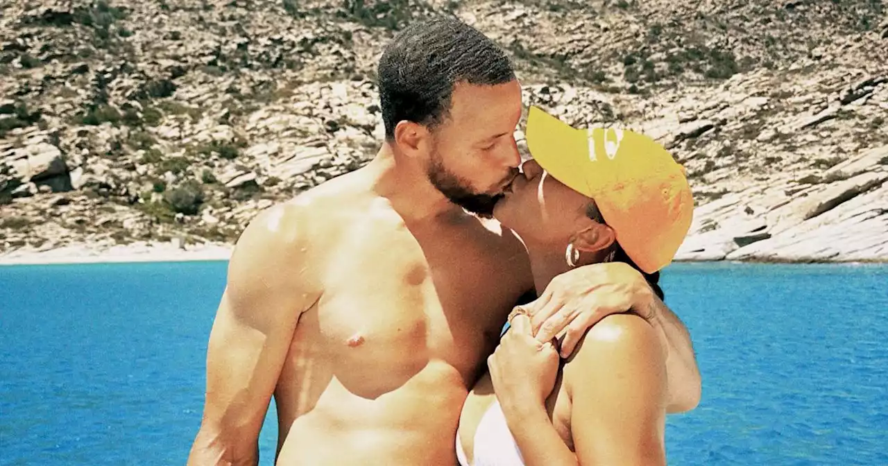 Steph Curry Flashes Abs for Wife Ayesha on Anniversary Getaway