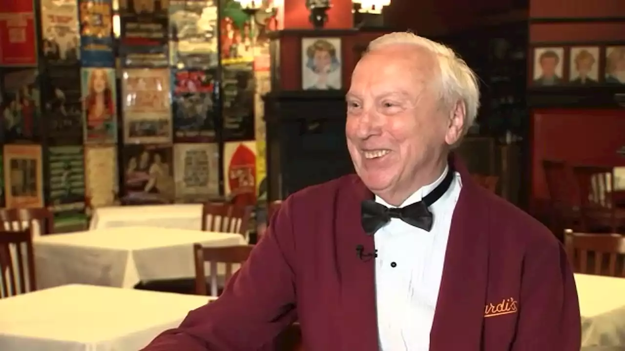 Beloved Sardi's bartender retires after 55 years on the job