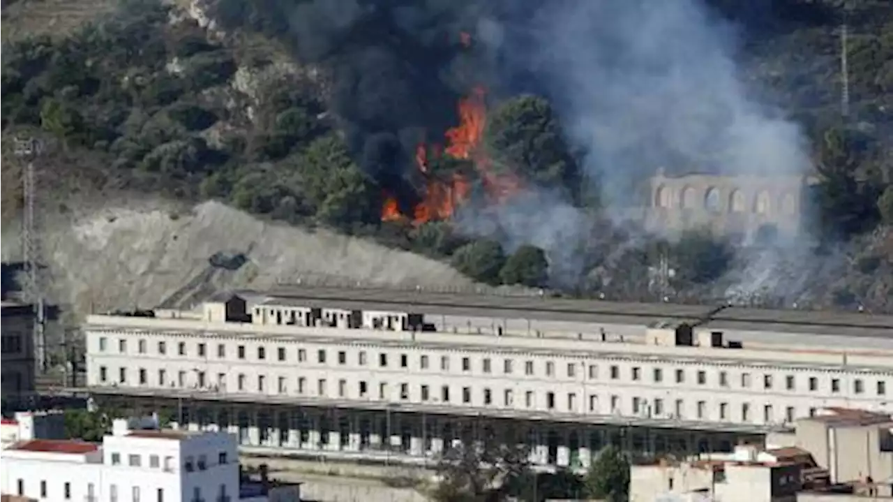 Más de 130 evacuados por un incendio en la frontera entre España y Francia