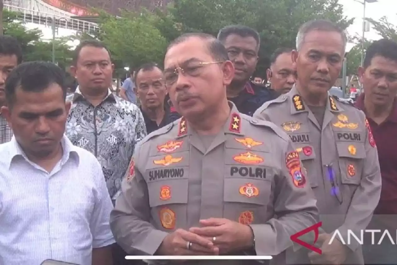 Kapolda: TIdak ada polisi injak tempat ibadah di Mesjid Raya Sumbar