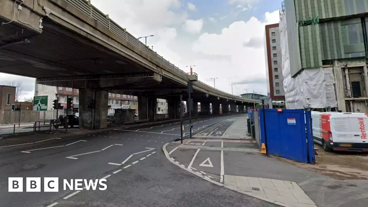 A4: Man dies in the early hours after collision in west London