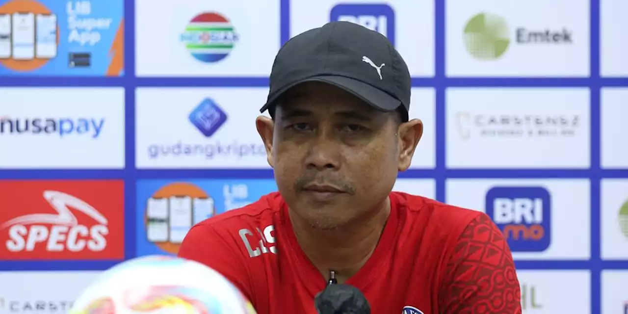 Siap Tanggung Jawab, Pelatih Arema FC Enggan Komentari Gelombang Protes Suporter - Bola.net