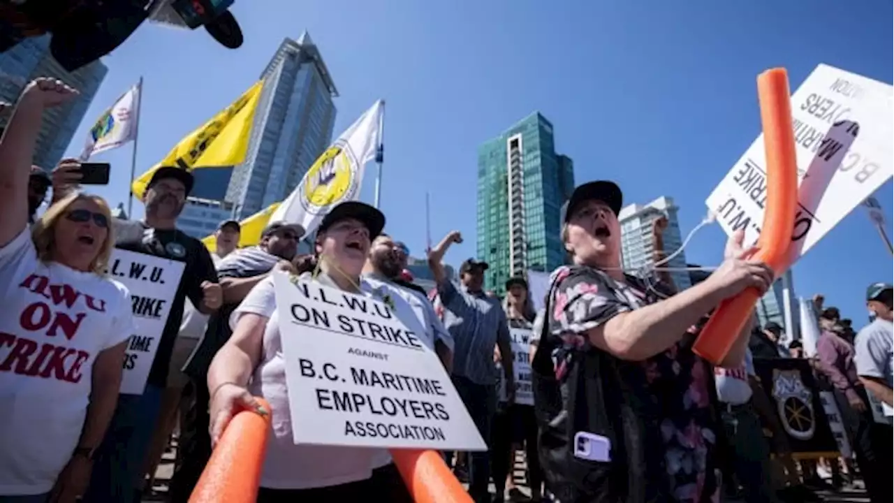 Business groups ask government for labour changes after end of B.C. port dispute | CBC News