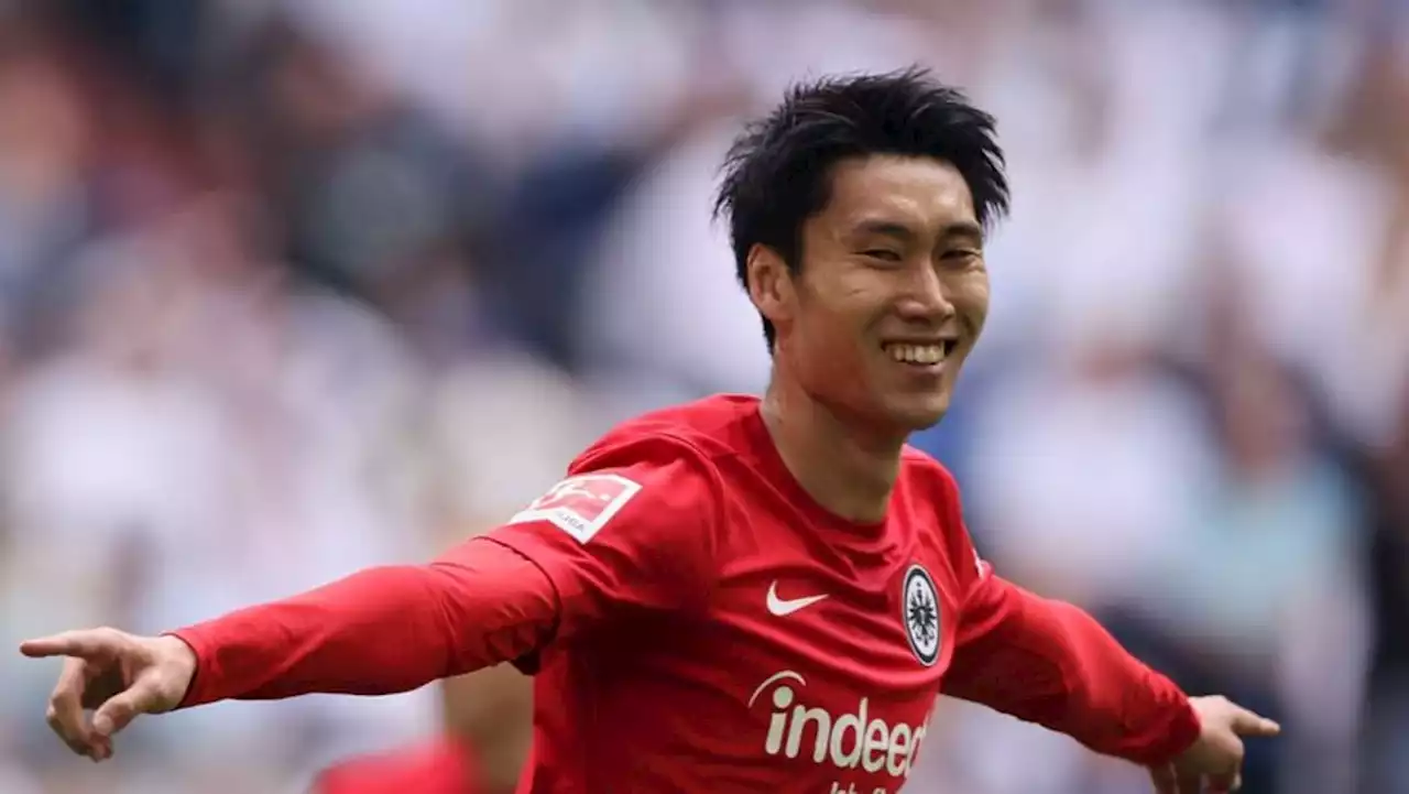 Japan midfielder Kamada moves to Lazio on free transfer