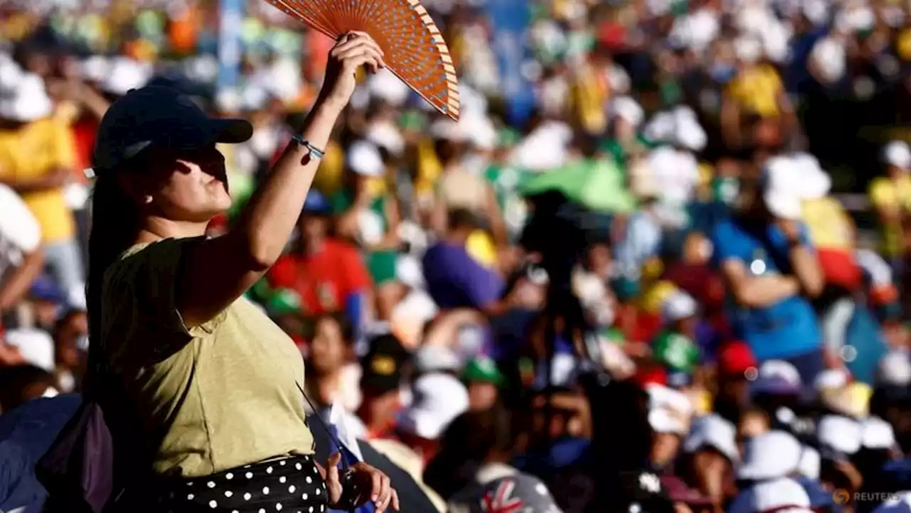 Lisbon on 'red' alert as temperatures soar on last days of pope's visit