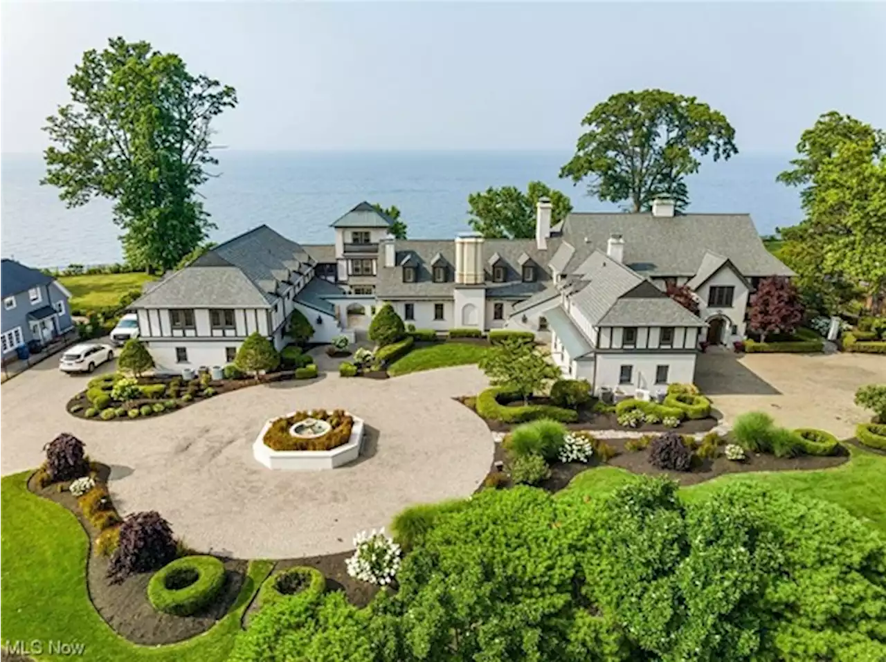 Photos: Lakewood Mansion on Lake Erie Hits the Market For $3.4 Million