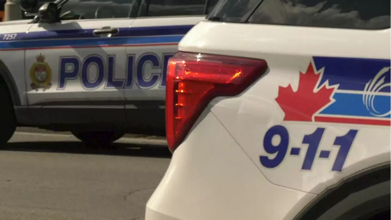 Man in serious condition in hospital after shooting in Ottawa's south end