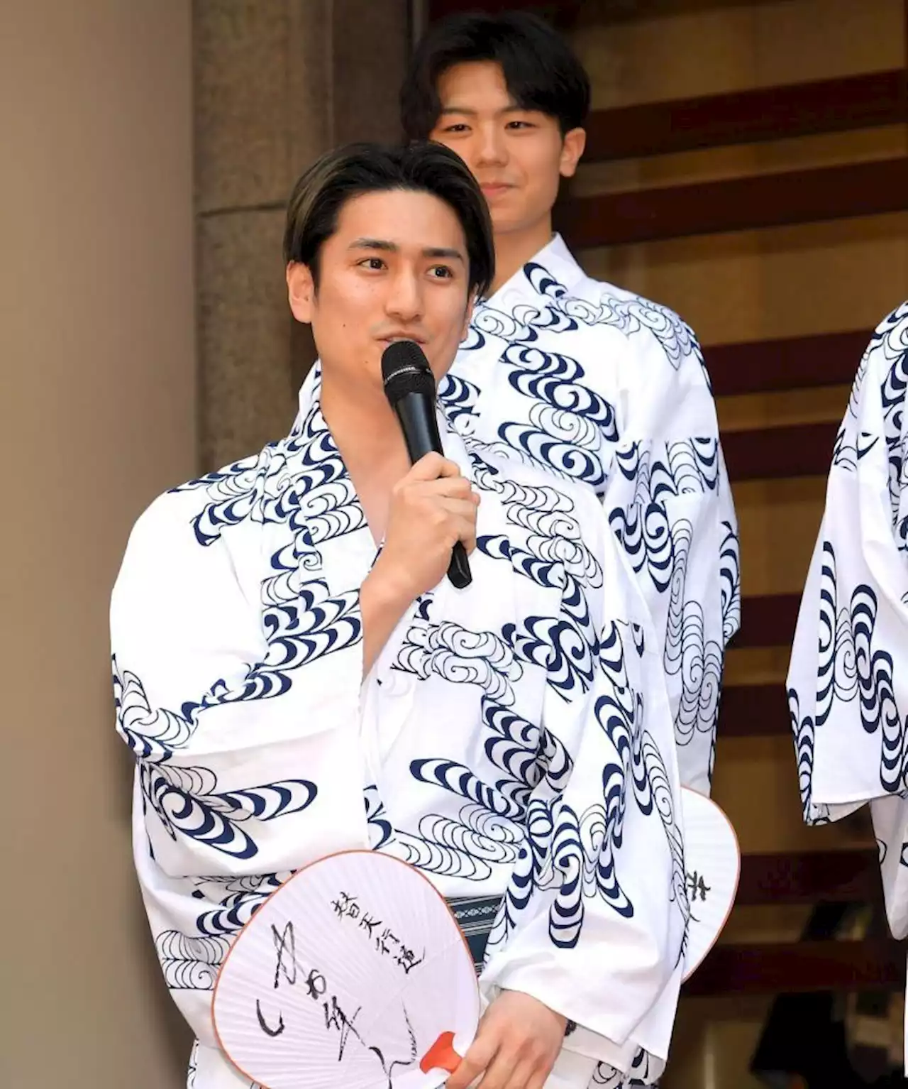 中村隼人 堂々の宙乗り 拍手鳴り止まず 市川中車や團子らと熱演 松本幸四郎はプレゼント役で出演 会場沸騰/デイリースポーツ online