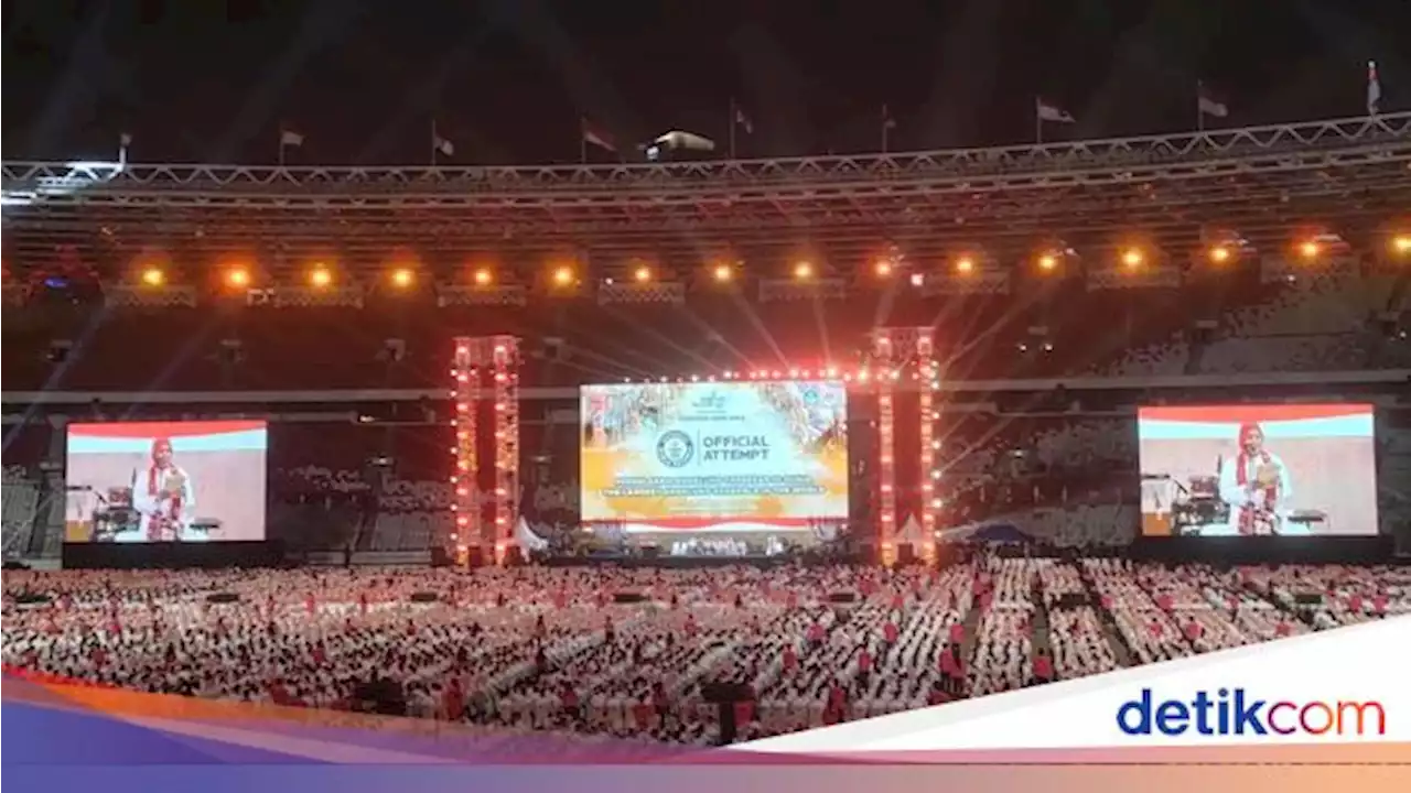 15.240 Orang Mainkan Angklung di GBK Demi Rekor Dunia, Termasuk Iriana