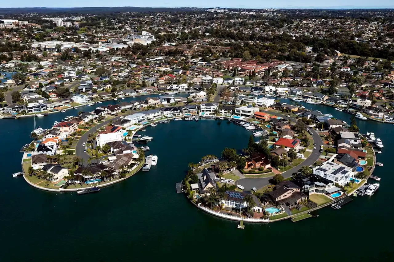 Australia’s House-Price Momentum Eases as Property Listings Jump