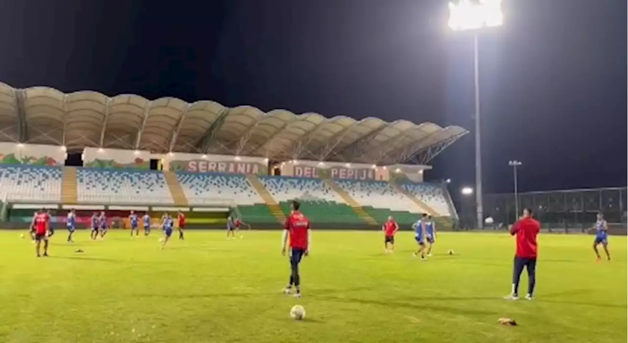 Junior hace entrenamiento liviano en el estadio de Valledupar