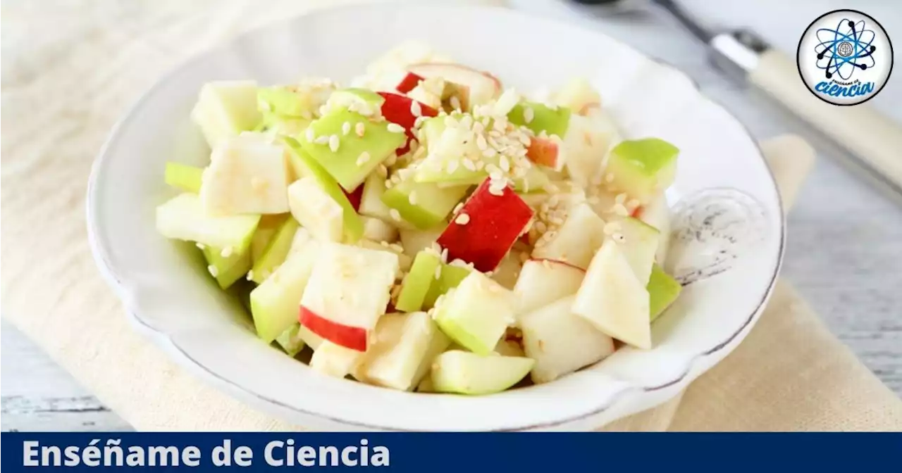 Sigue paso a paso esta receta y prepara una deliciosa ensalada de manzana y apio