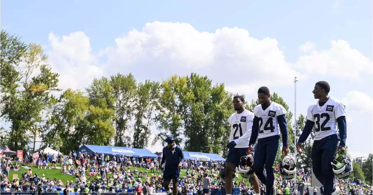 Early look at Seahawks projected defensive starters following the mock game