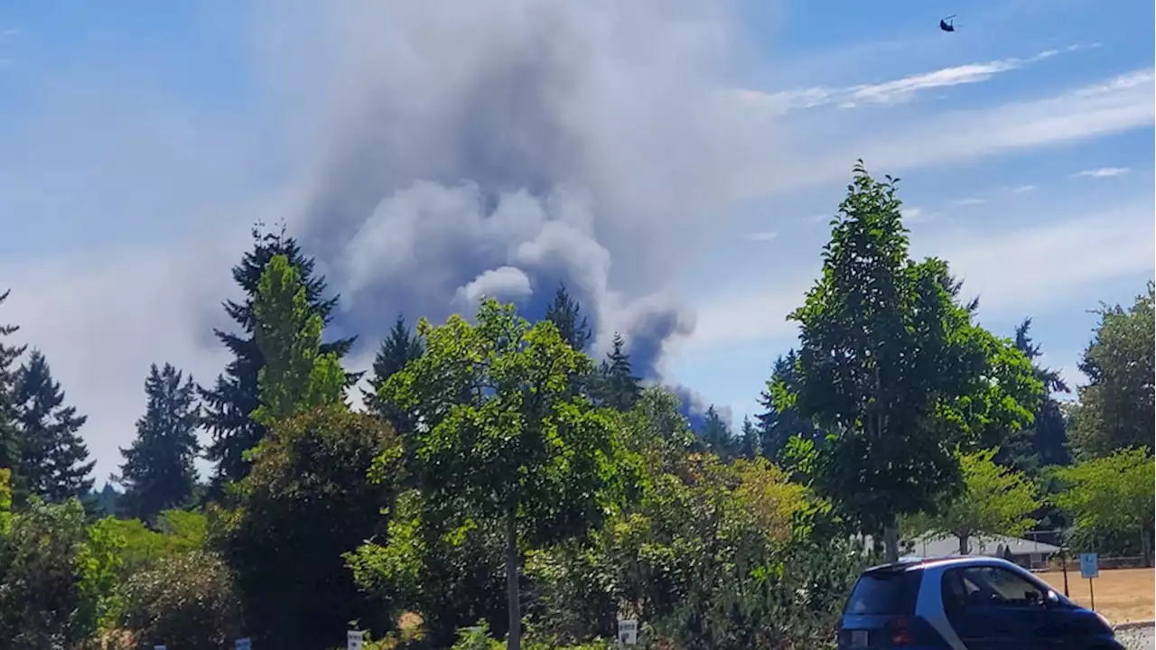 Brush fire forces evacuation of mobile home park in Lakewood