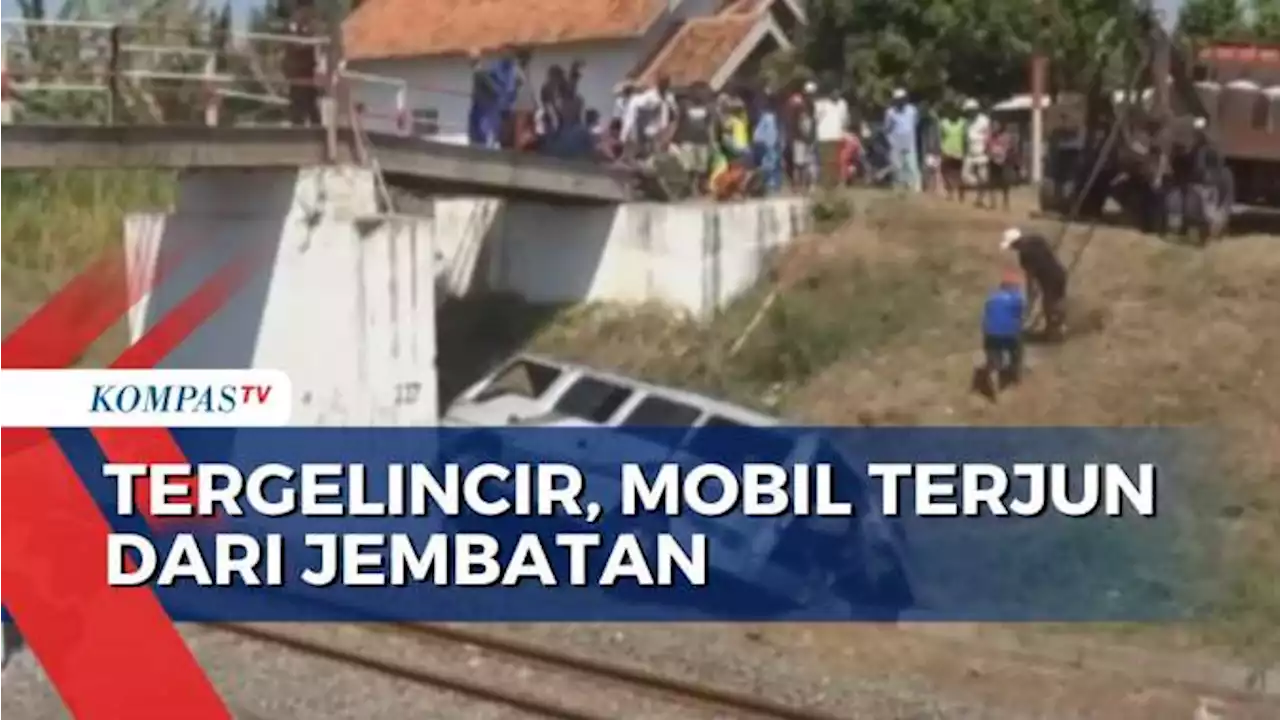 Tergelincir, Sebuah Mobil di Pasuruan Terjun dari Jembatan Setinggi 10 Meter