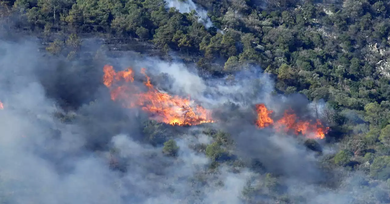 En Espagne, un incendie à la frontière française progresse, plus de 130 personnes évacuées