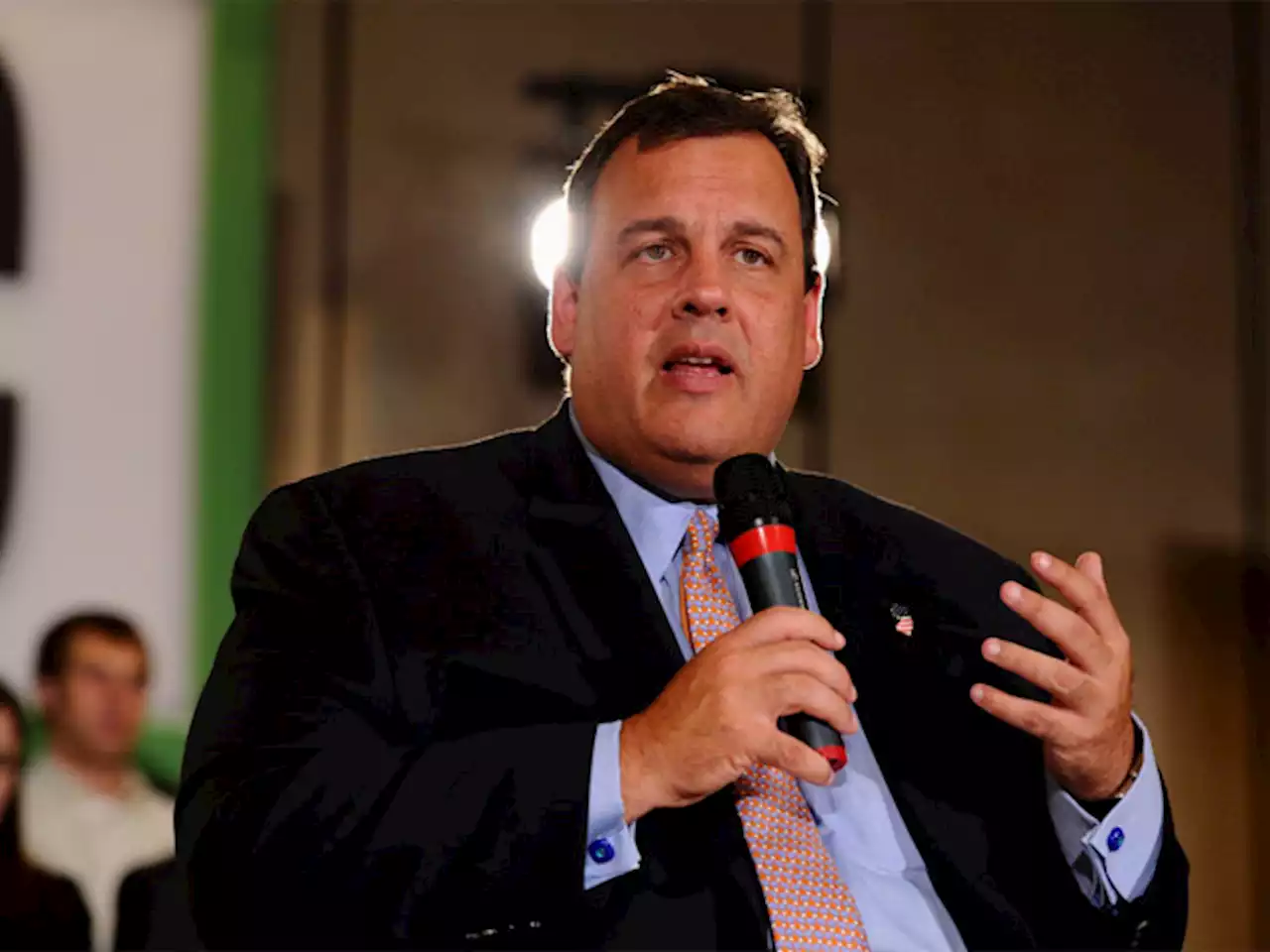 Chris Christie becomes second GOP presidential hopeful to visit Ukraine