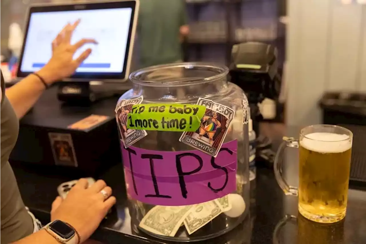 What Philly baristas, bartenders, Uber drivers, and hairstylists want you to know about tipping