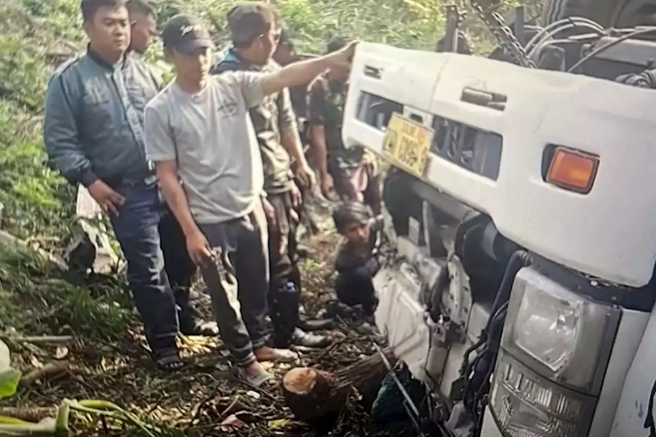 Truk Terjun ke Jurang di Jalur Gentong Tasikmalaya, 1 Tewas dan 2 Luka Berat