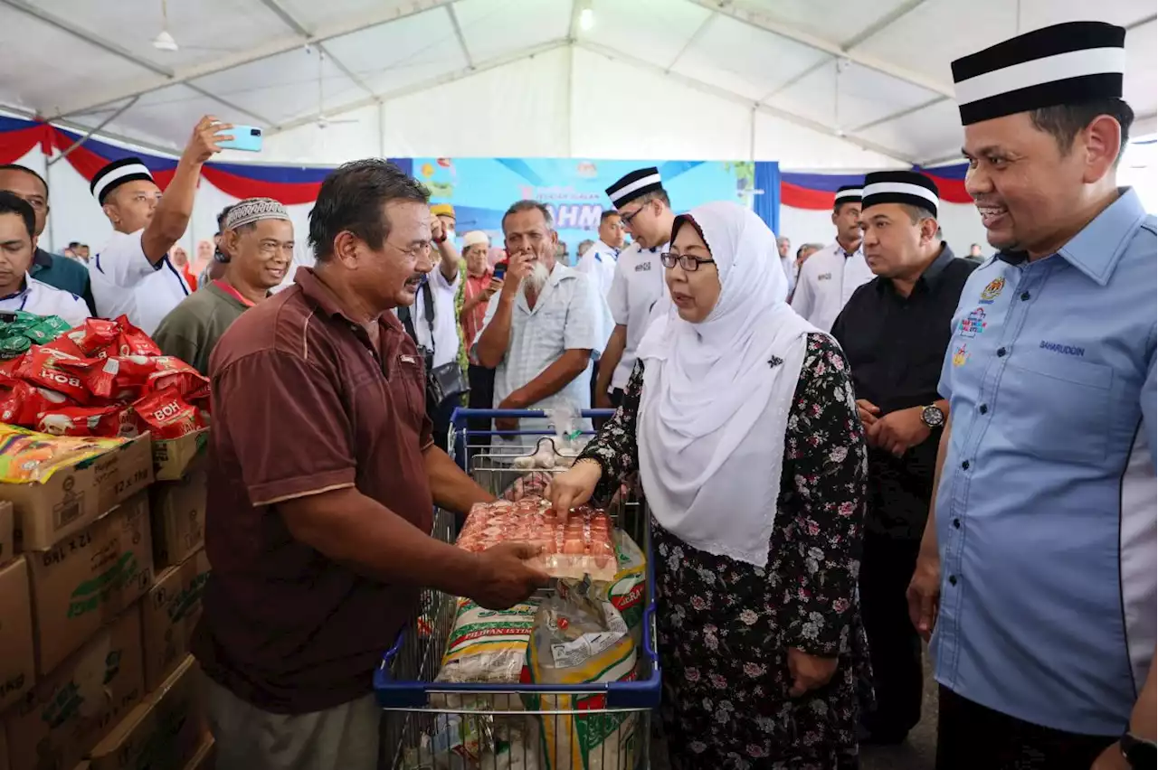 Over 70,000 in Terengganu benefited from Rahmah sales, says Fuziah