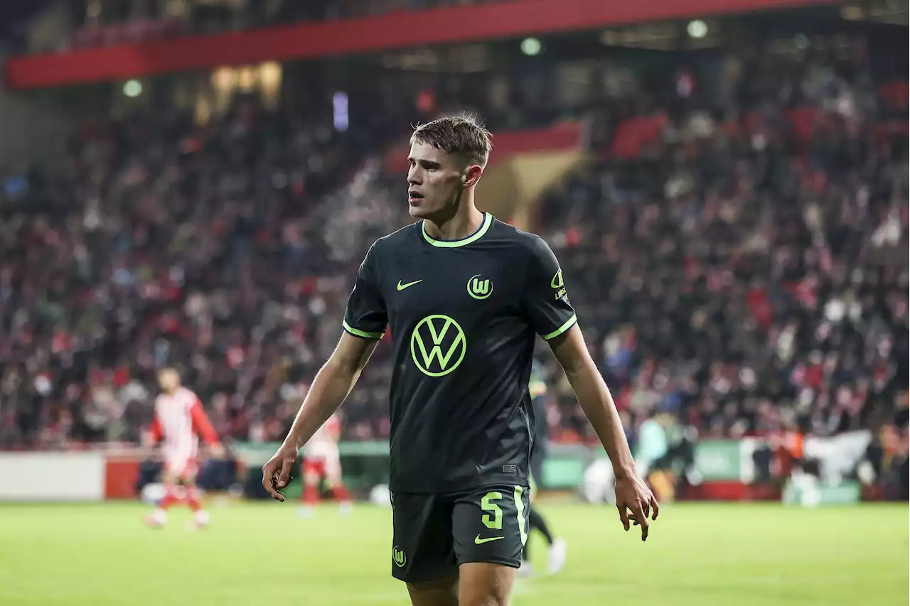 Micky van de Ven set for Tottenham medical ahead of £40million move from Wolfsburg