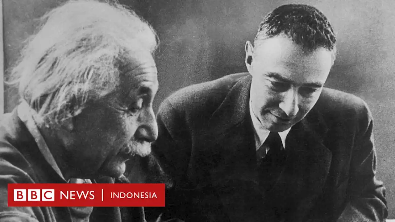 Oppenheimer dan Einstein: 'Hubungan rumit' bapak bom atom dan penemu teori relativitas - BBC News Indonesia