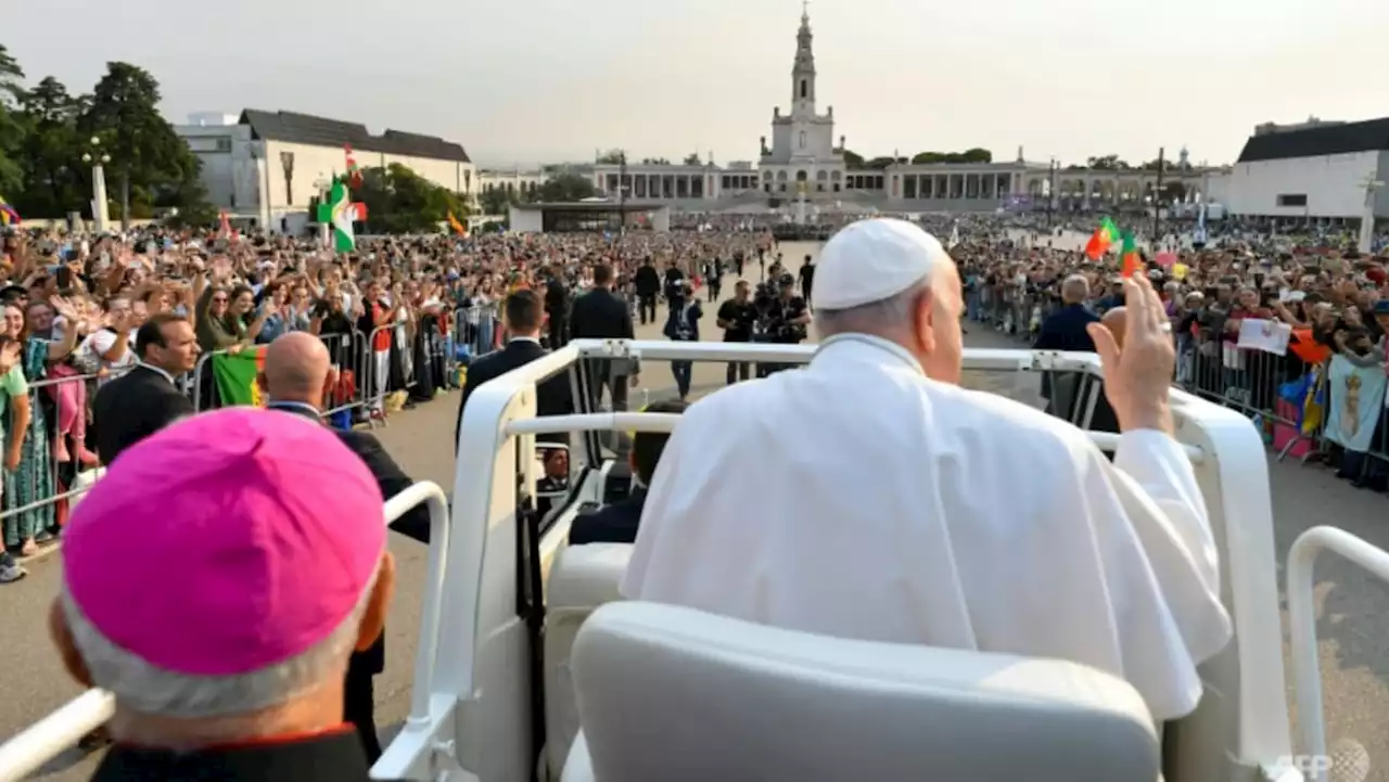 Pope winds up Portugal visit with big outdoor Mass